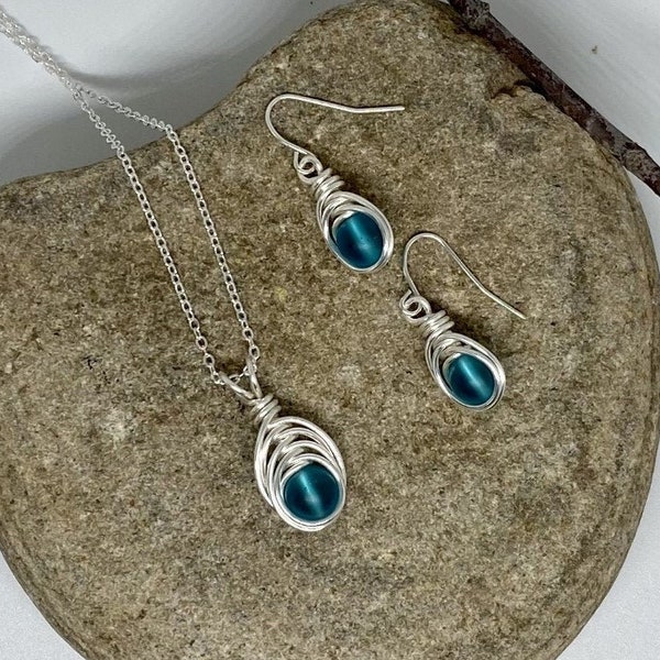 Sea Glass Jewelry Set, Beach Glass Jewelry Set, Turquoise Blue Glass, Silver Jewelry, Jewelry Gift, Sea Glass Necklace, Sea Glass Earrings