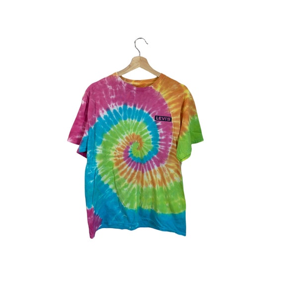 Tie dye cheap levis shirt