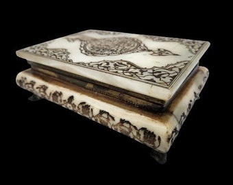 Rare islamic mughal handmade stone box inscribed with quran verses & floral works
