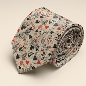 Cravatta con carte da gioco, cravatta con carte da gioco, cravatta con tema casinò, regalo per lo sposo a Las Vegas, cravatta con gioco di carte per uomo, accessorio per addio al celibato