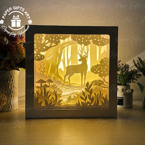 Cervo nella foresta Shadow Box, SVG Animal Shadow Box, Scatola luminosa tagliata in carta 3D, Modello scatola luminosa, File di taglio Cricut, File digitale
