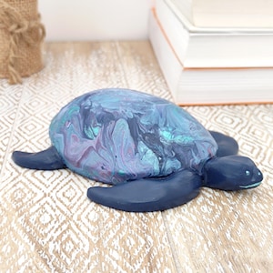 Handgefertigte Schildkrötenskulptur, Wasserschildkrötenstatue, Meerestierfigur, Schildkrötenliebhabergeschenk, Tierliebhaberdekoration, Handgemachte Tierstatue.
