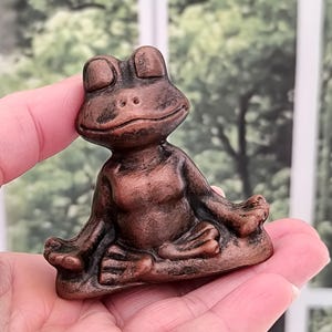 Small meditating frog statue, Handmade meditative animal sculpture, Zen desk and shelf decor, Lotus pose frog figurine, Yoga frog for gift.