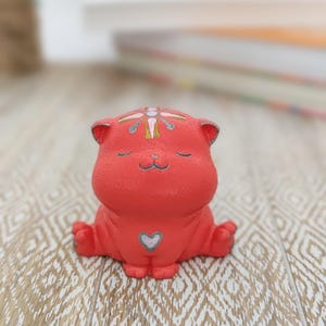Japanische Katzenfigur, Handgemachte niedliche Tierfigur, Kleine sitzende Katzenskulptur für Schreibtisch, Kitty-Sammlerfiguren, Zen-Katzenskulptur.