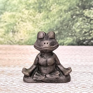 Handmade meditating frog statue, Meditative animal sculpture, Zen home and office decor, Lotus pose frog figurine, Yoga frog for gift.