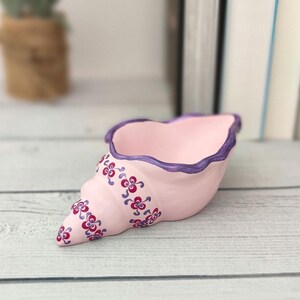 Handmade seashell for indoor decor, Small trinket bowl gift, Pink jewelry dish, Decorative conch for jewelry, Seashell shaped ring dish