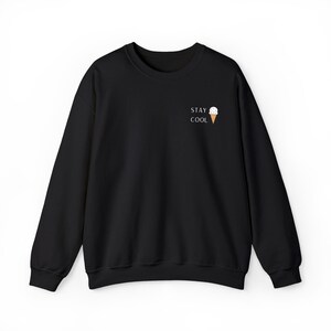 Besticktes Stay Cool Eis-Sweatshirt Süßer Sommer-Dessert Pullover Spaß Gefrorenes Leckerli-Pullover Feinschmecker-Sweatshirt Einzigartiger Eis-Liebhaber Bild 2