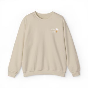 Besticktes Stay Cool Eis-Sweatshirt Süßer Sommer-Dessert Pullover Spaß Gefrorenes Leckerli-Pullover Feinschmecker-Sweatshirt Einzigartiger Eis-Liebhaber Bild 3