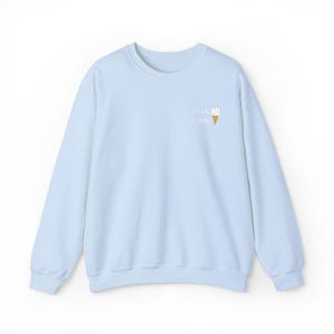 Besticktes Stay Cool Eis-Sweatshirt Süßer Sommer-Dessert Pullover Spaß Gefrorenes Leckerli-Pullover Feinschmecker-Sweatshirt Einzigartiger Eis-Liebhaber Bild 6