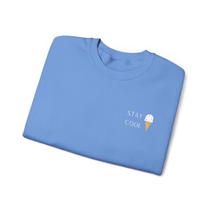 Besticktes Stay Cool Eis-Sweatshirt Süßer Sommer-Dessert Pullover Spaß Gefrorenes Leckerli-Pullover Feinschmecker-Sweatshirt Einzigartiger Eis-Liebhaber Bild 9