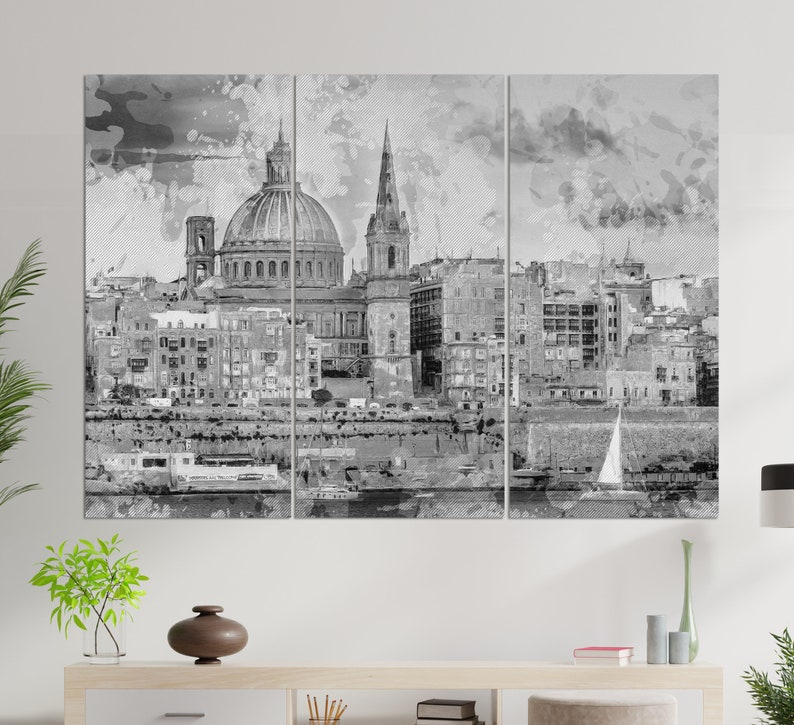 Puede incluir: Una pintura de acuarela en blanco y negro de una ciudad con una gran iglesia con c&uacute;pula en el centro. La pintura tiene un fondo texturizado y abstracto.