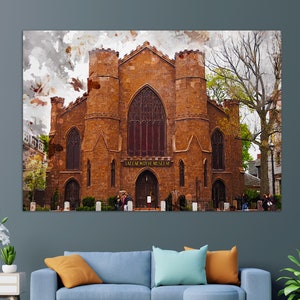 Puede incluir: Una pintura de acuarela del Museo de las Brujas de Salem en Salem, Massachusetts. El edificio es una estructura de ladrillo marr&oacute;n con una gran puerta arqueada y ventanas. El letrero sobre la puerta dice "Salem Witch Museum".