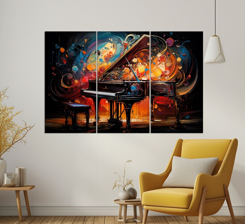 Pu&ograve; includere: Un pianoforte a coda nero con una tastiera bianca &egrave; circondato da schizzi di vernice astratta colorata. Il pianoforte &egrave; posizionato su uno sfondo scuro e ha uno sgabello di fronte.