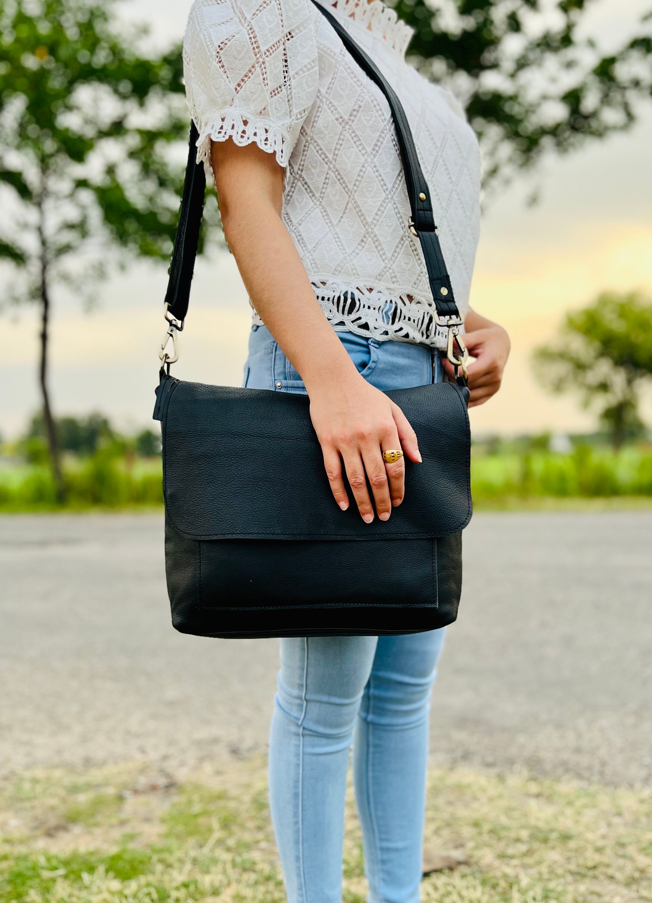 Aggregate more than 79 women's shoulder bags in.duhocakina