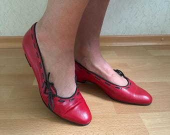Vintage leather shoes , traditional leather pumps, red Dirndl shoes, Trachten women shoes , Oktoberfest Folk pumps, size 38 1/2