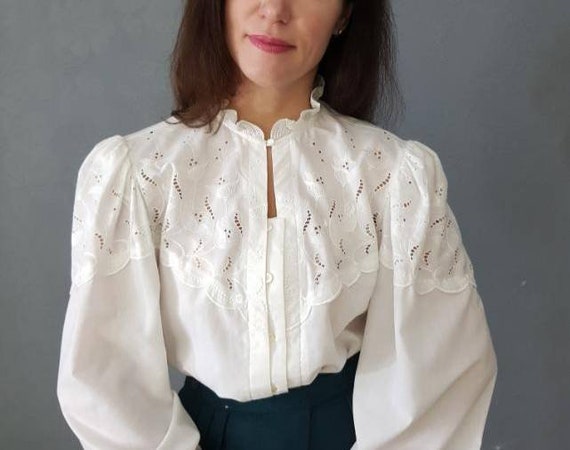 Vintage Blouse, White Blouse, Puff sleeve , Butt