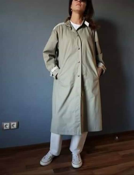Vintage trench coat/ Vintage Trench Coat Classic /