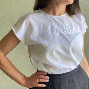 Vintage  blouse, white blouse, Embroidered blouse, with embroidery, floral embroidery