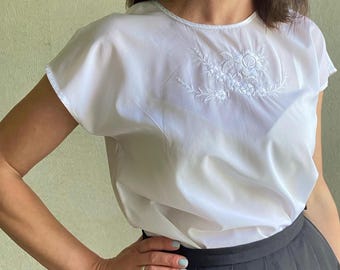 Camicetta vintage, camicetta bianca, camicetta ricamata, con ricamo, ricamo floreale