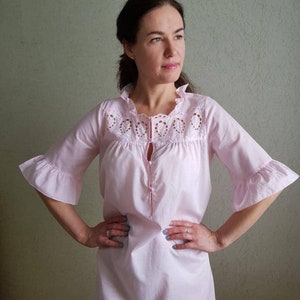 Vintage nightgown, night dress embroidered and lace, night gown 1980s, size Small/Medium, women's lingerie
