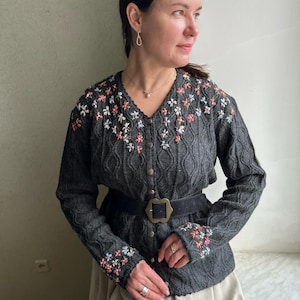 Cardigan austriaco vintage, cardigan austriaco lavorato a mano, cardigan di lana, cardigan ricamato, cardigan floreale