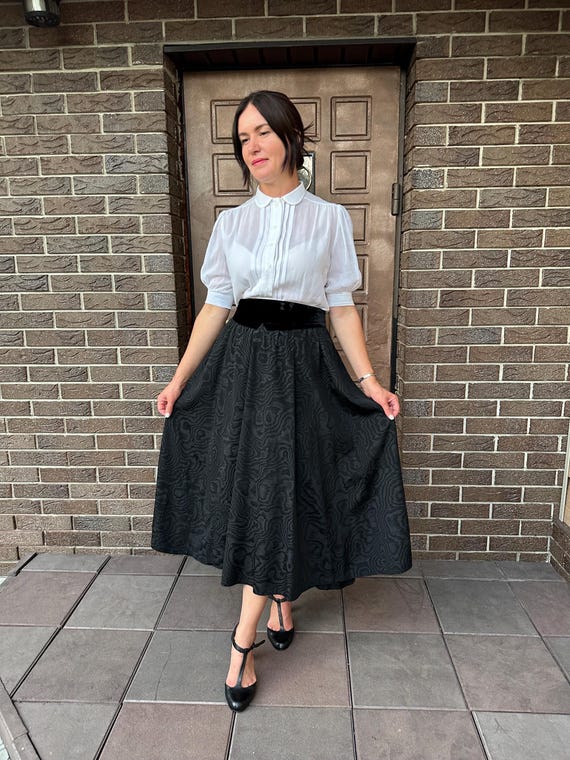 vintage Black velvet flared long skirt Vintage Skirt, Pleated  