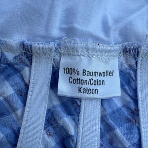 Blusa Dirndl, conjunto Oktoberfest de cuadros azules para mujer, top corsé con hombros descubiertos, mangas abullonadas de encaje blanco, top Trachten bávaro imagen 15