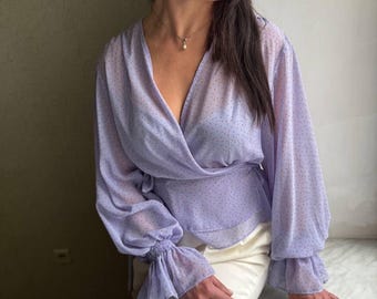 Vintage Stil Lila Polka Dot Sheer Wickelbluse - Chiffon Top mit Krawattenärmeln - Romantisches Cottagecore Top mit V-Ausschnitt