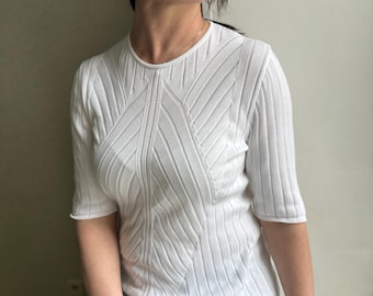 Suéter branco vintage, suéter Salvatore Ferragamo, suéter de manga curta, blusa listrada branca, suéter vintage, fabricado na Itália.