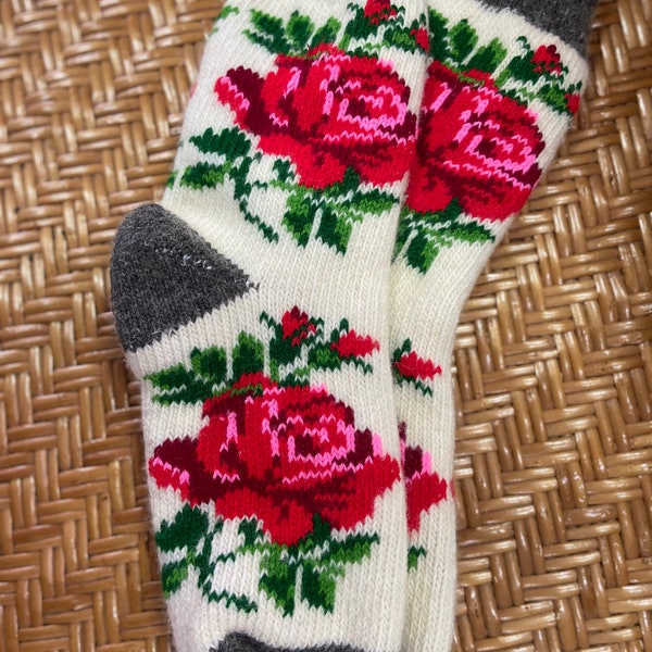 Women wool socks ,warm socks, cashmere socks, embroidered socks, floral pattern socks, Christmas gift