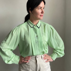 Vintage blouse with adorable details, long sleeves, vintage shirt, wide sleeve