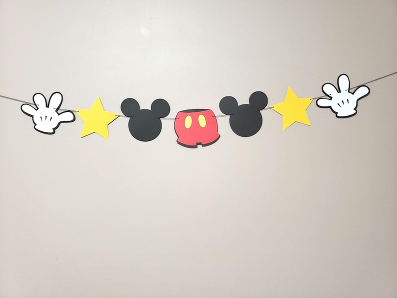 Banner de cumpleaños inspirado en Mickey Mouse: Orejas y estrellas imagen 1