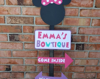 Personalized Minnie Mouse Bowtique Party Sign