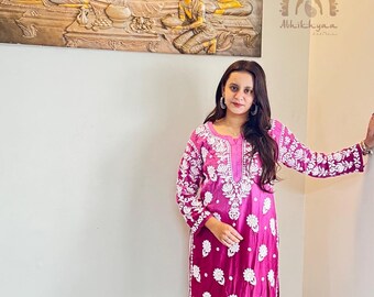 Kurti Lucknowi chikankari, bordado a mano con exquisitos motivos florales de rosas.