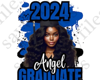 Puede incluir: Un diseño de graduación azul y negro con el año 2024, el nombre Angel y la palabra GRADUATE. El diseño presenta un fondo de salpicaduras de pintura azul y una foto en blanco y negro de una mujer con un gorro y una bata de graduación.