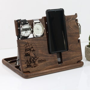 Customizable Captain Gift, Wooden Phone Stand With Sailing Logo, Sailor Gifts, Wooden Desktop Organizer.