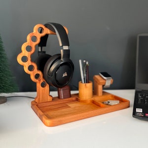 Personalized Headphone Stand, Christmas gift, Custom Headphone Stand, Headphone Hanger, Christmas Gift, Hole Circles Wooden Headphone Holder