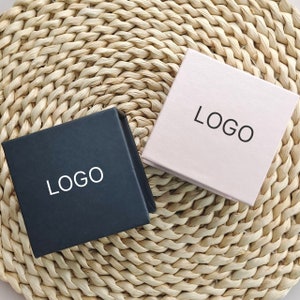 50 stks gepersonaliseerde sieraden magnetische flipdoosjes, aangepaste geschenkdozen, papieren sieradendoos voor ketting, oorbellen en ringen, aangepaste LOGO-verpakking