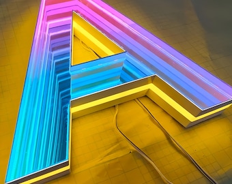 Nieskończona litera lustrzana LED, Lustro z oświetleniem 3D Infinity LED, Dekoracja ścienna z oświetleniem LED, Tabliczka z nazwą firmy w barze, Lustro neonowe