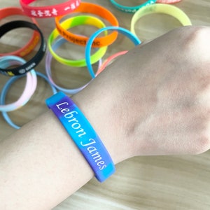 100Pcs Custom Silicone Wristbands,Personalized Rubber Wristbands,Custom Text Logo Bracelet