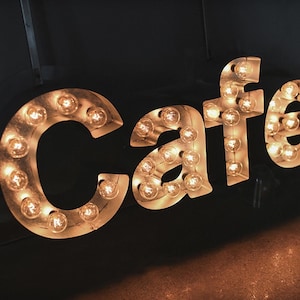 Letreiro de luz com lâmpadas, decoração de casamento personalizada, placa de logotipo de bar, placa de metal 3D, placa de luz LED personalizada, letra Blub Cafe