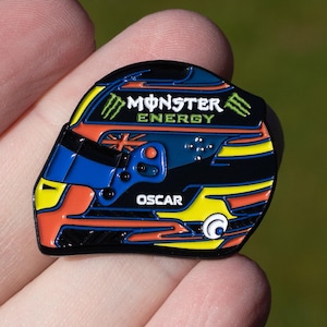 Oscar Piastri 2025 Helmet Enamel Pin
