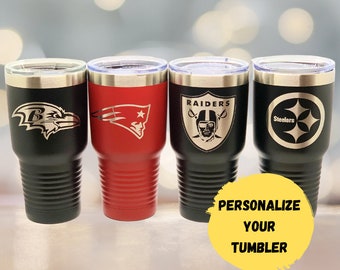 Geïnspireerde NFL lasergegraveerde bekers - NFL-bekers - gepersonaliseerde NFL-bekers - gepersonaliseerde voetbalbekers - aangepaste voetbalbeker