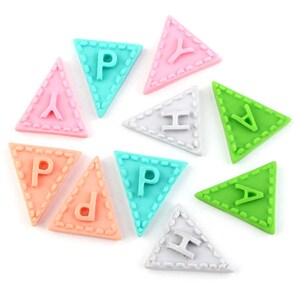 5/10/20 Stück Harz Dreieck Flagge Buchstaben Karte HAPPY Cabochon Scrapbook kawaii DIY Verzierungen Zubehör
