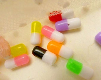 10 Resin Pill Charms: DIY Craft Accessories, Sewing Decoration (13.5mm)