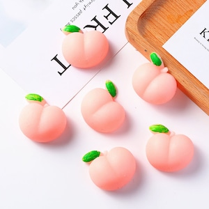 Knijpbare Peachy Peach DIY Telefoonhoesje Decoratie Handgemaakte Kawaii Internet Beroemdheid Siliconen Accessoires voor Q-Bomb Populariteit