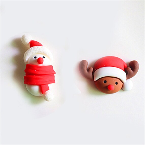 SKHAOVS 60 Stuks Kerst Diverse Ambachten Hars Ornamenten, Mini Charme Miniatuur Kerstman Sneeuwpop Decoratie Voor Doe-Het-Zelf Sieraden Maken