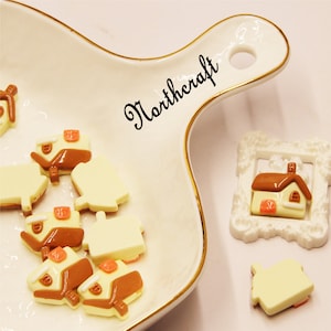 Kaffeeüberdachte Holzhaus-Cabochons | Holzhaus Cabochons | Hauscabochons | Cartoon Cabochons |Resincabochons