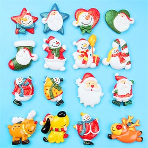 10 pçs sino de natal papai noel alce cão resina artesanato acessórios argila macia artesanato diy costura decoração arte resina para roupas arco