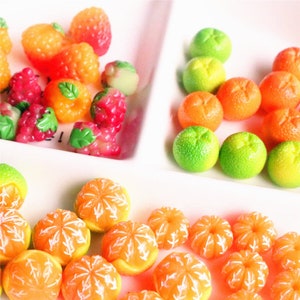 10 pezzi miniatura Dollhouse Frutta arancia fragola uva Cibo per Blyth Barbies Doll House Accessori da cucina